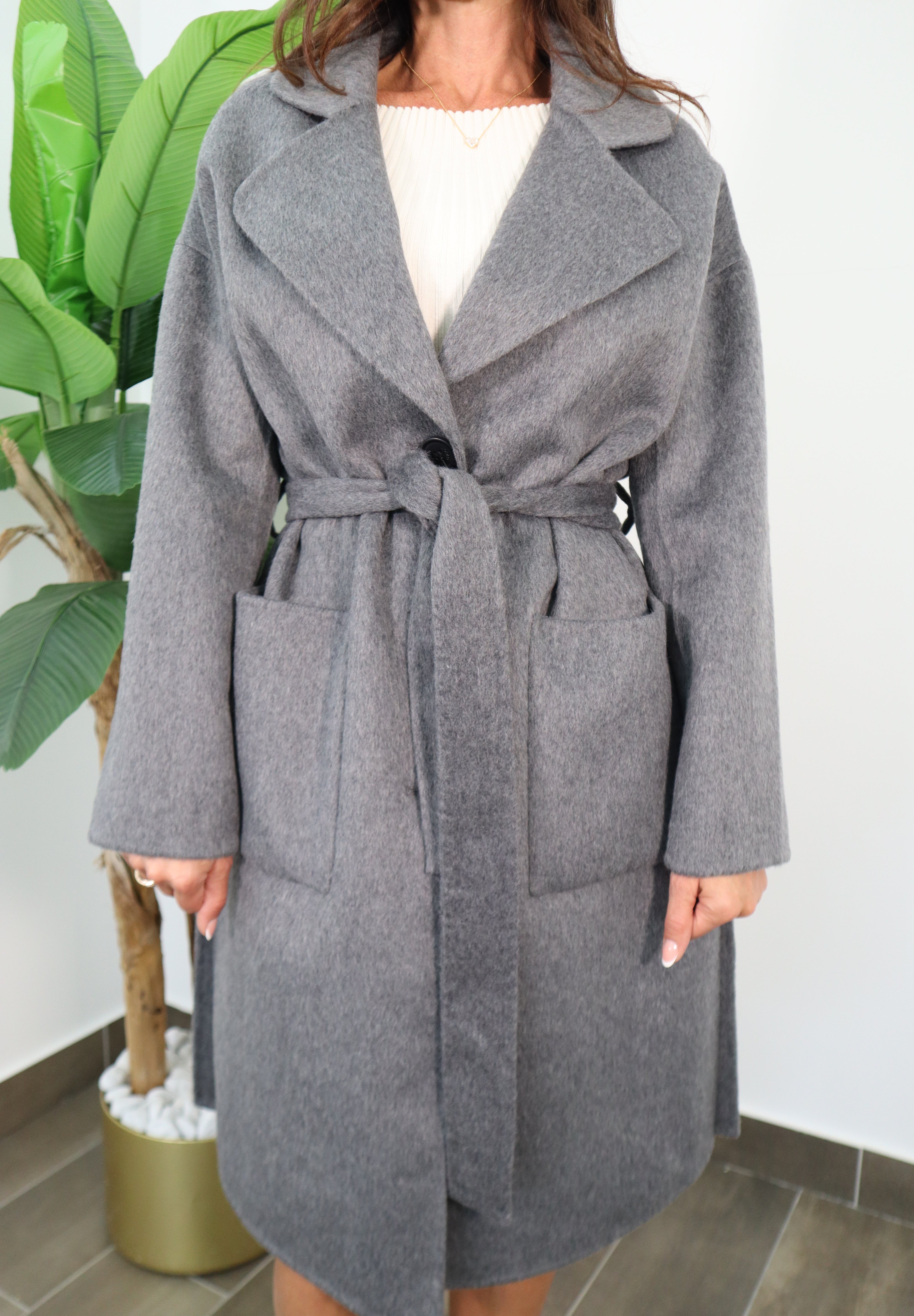 SHORT COAT WITH BELT