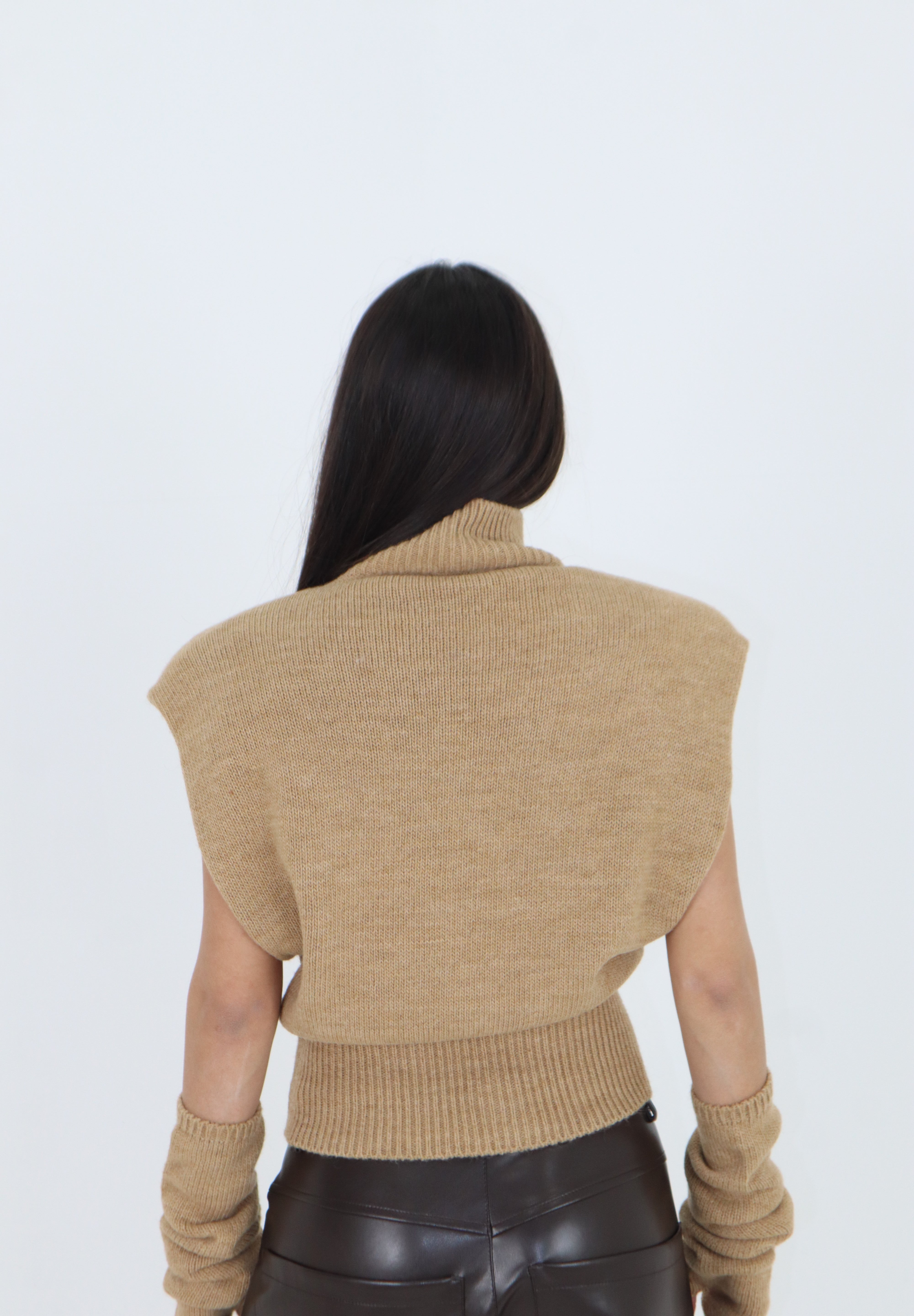 MAGLIONCINO CON MANICOTTI