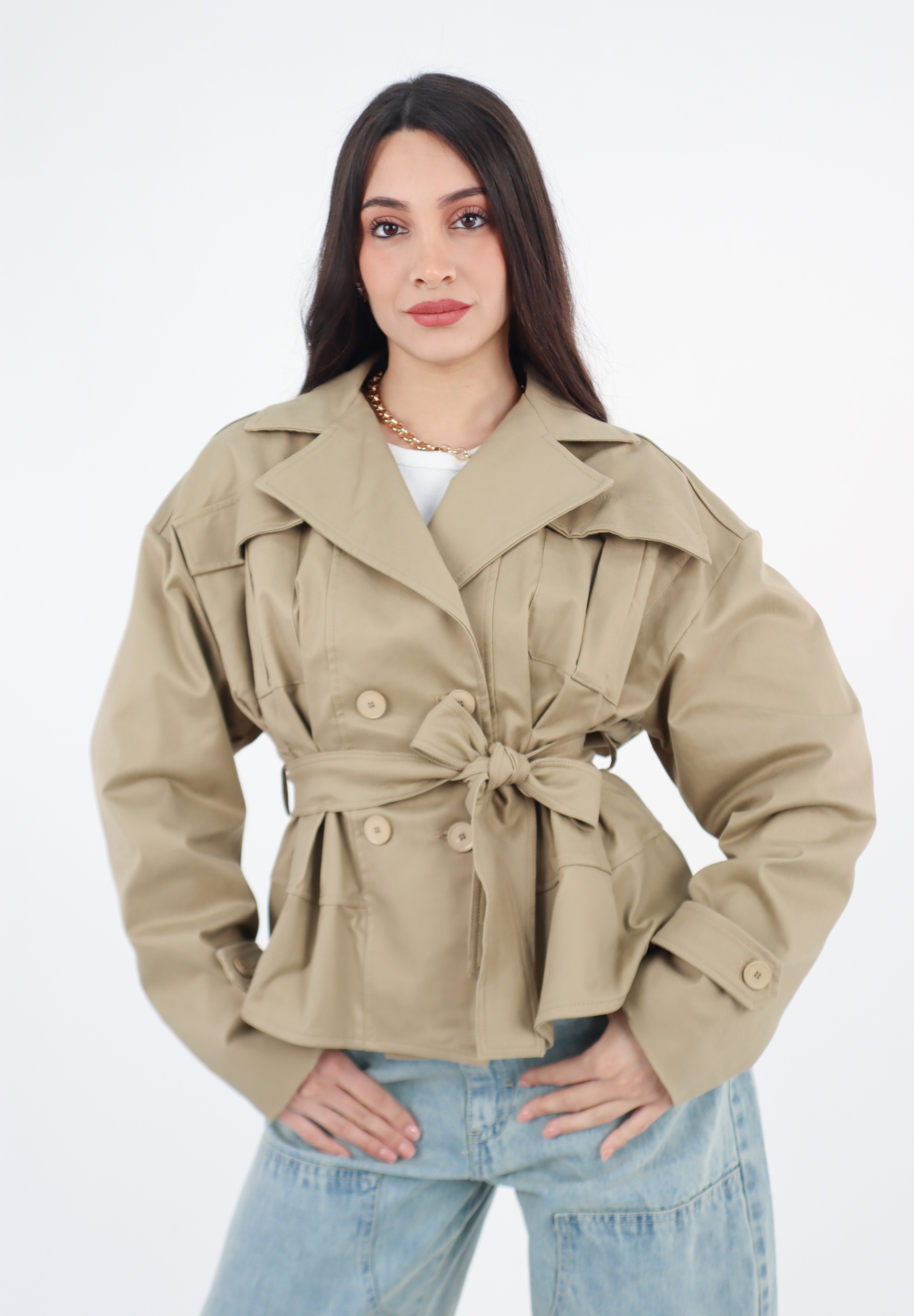 TRENCH CORTO