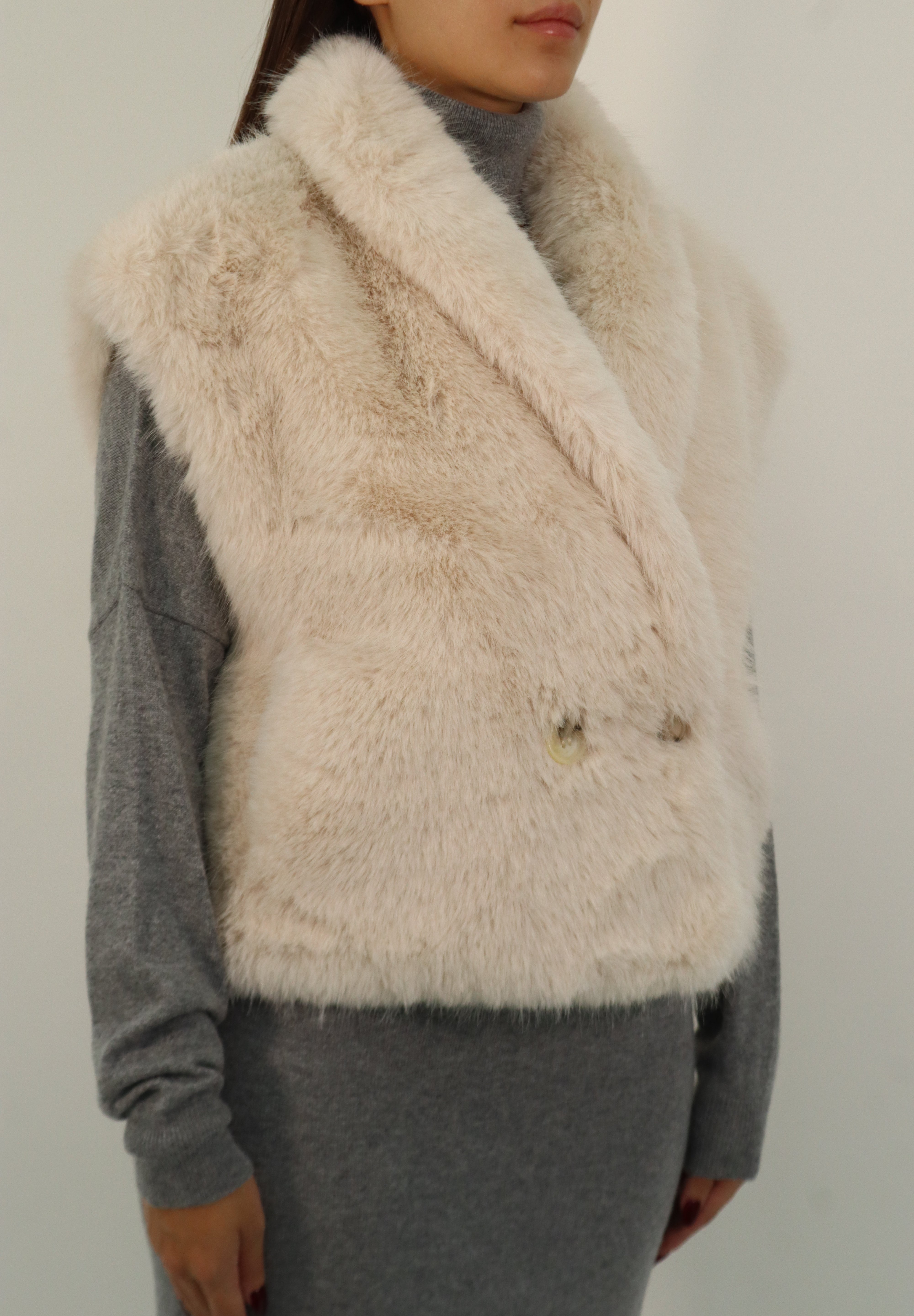 SLEEVELESS FUR COAT