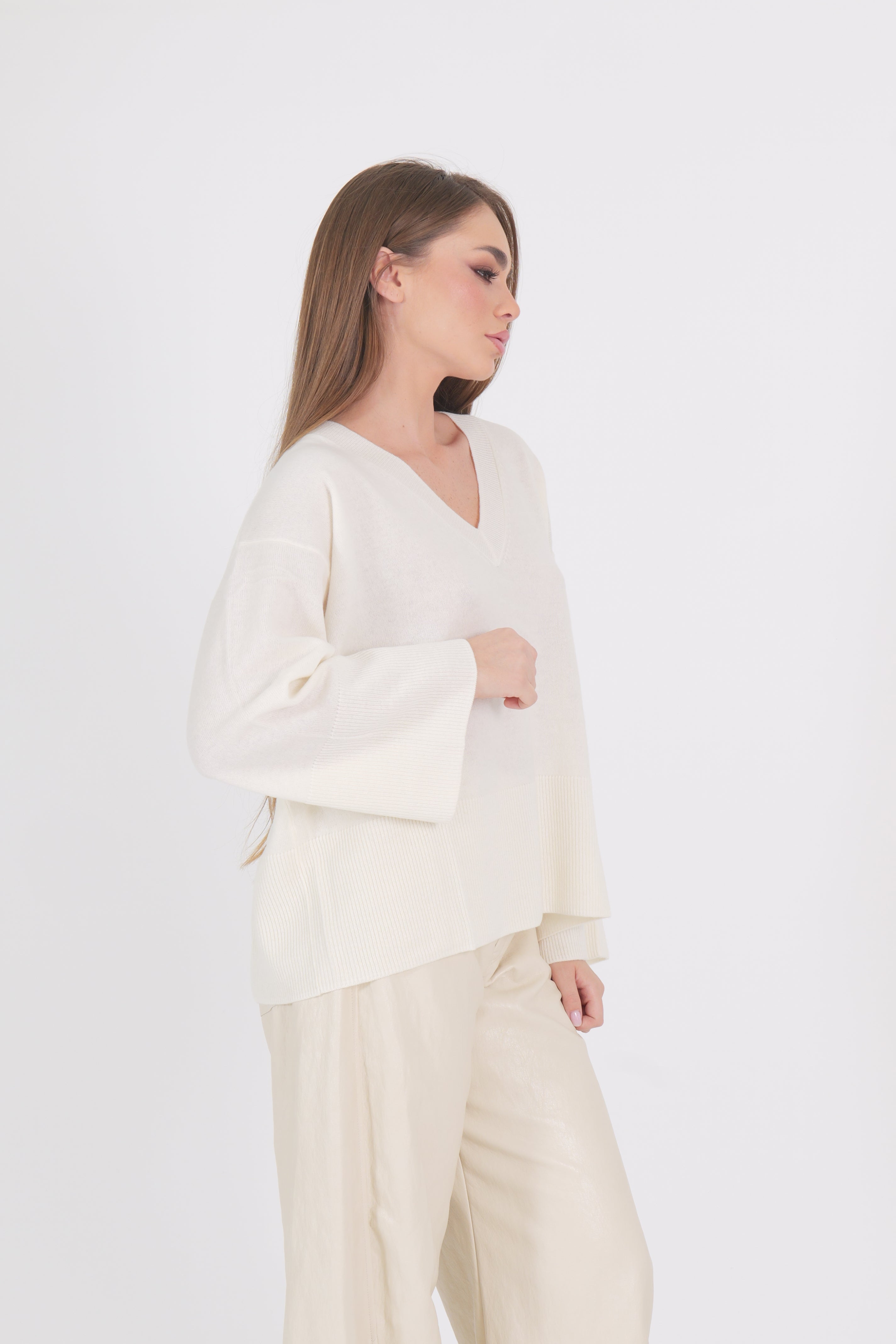 MAGLIONE SCOLLO V BURRO