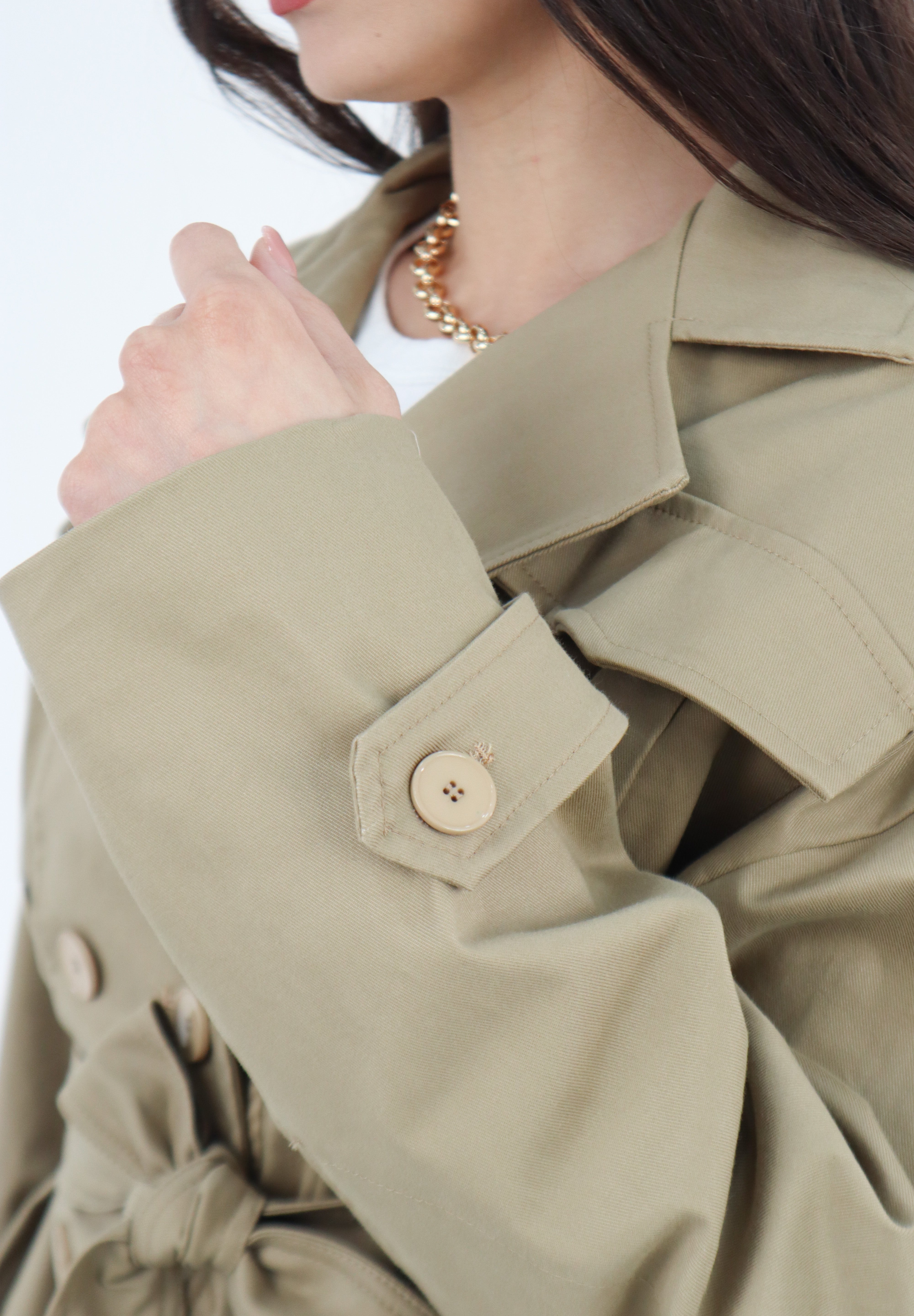 TRENCH CORTO