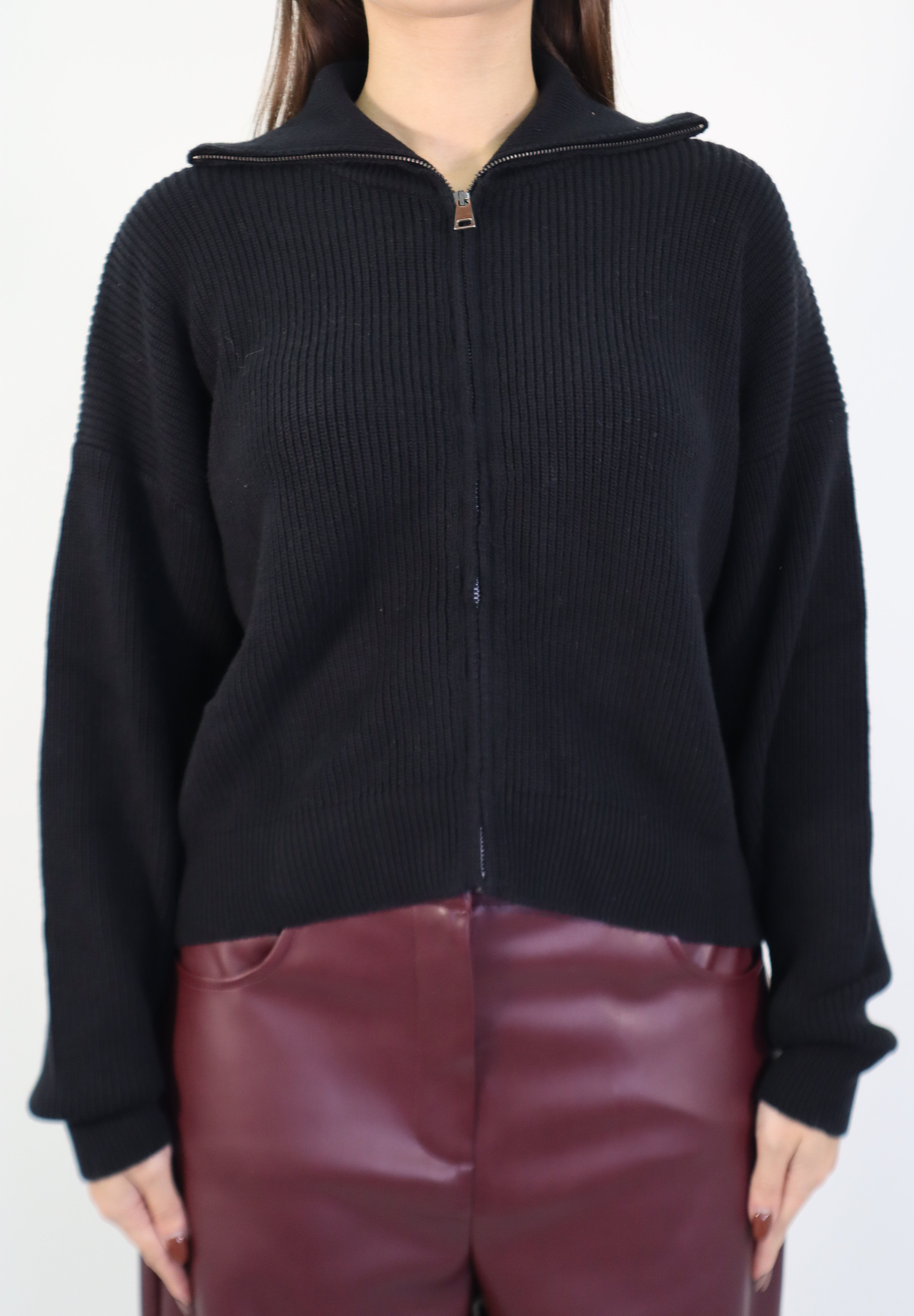 PULL IN MAGLIA CON ZIP