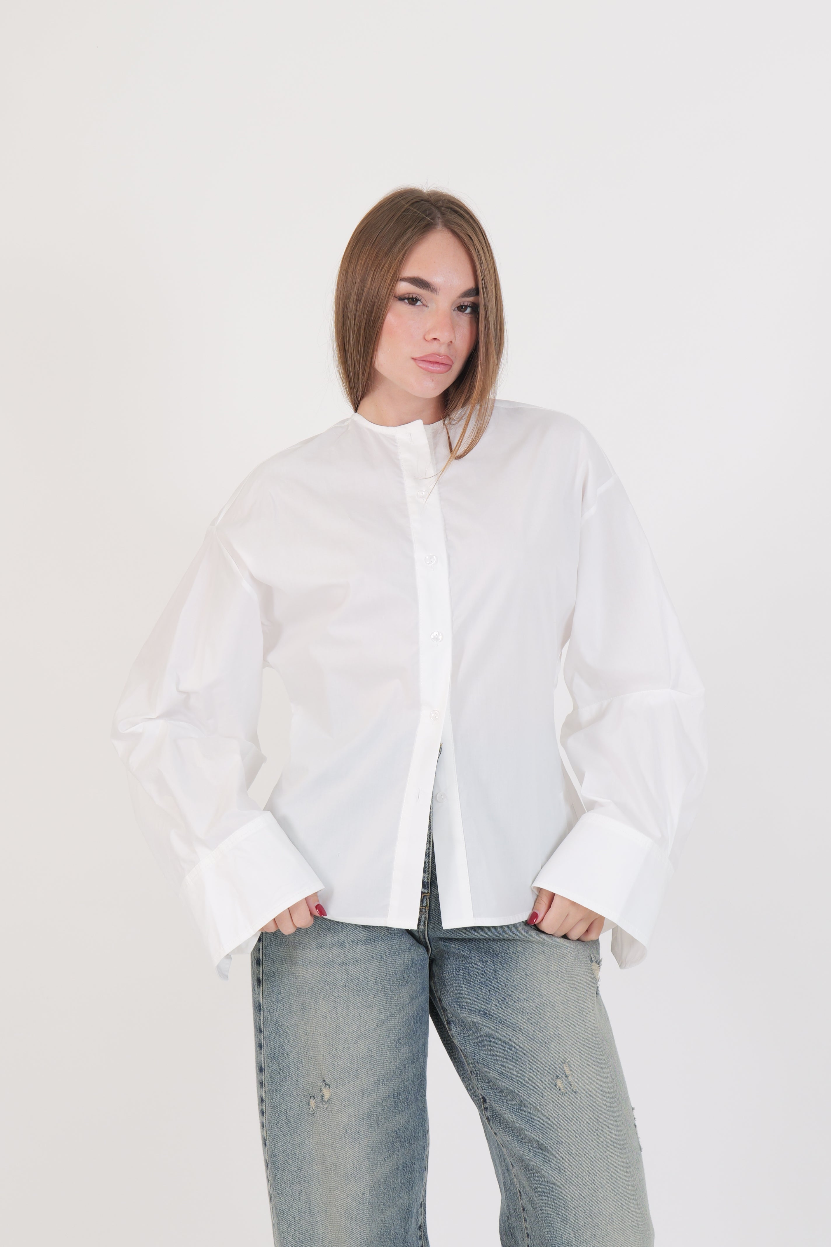 CAMICIA BIANCA TENSIONE