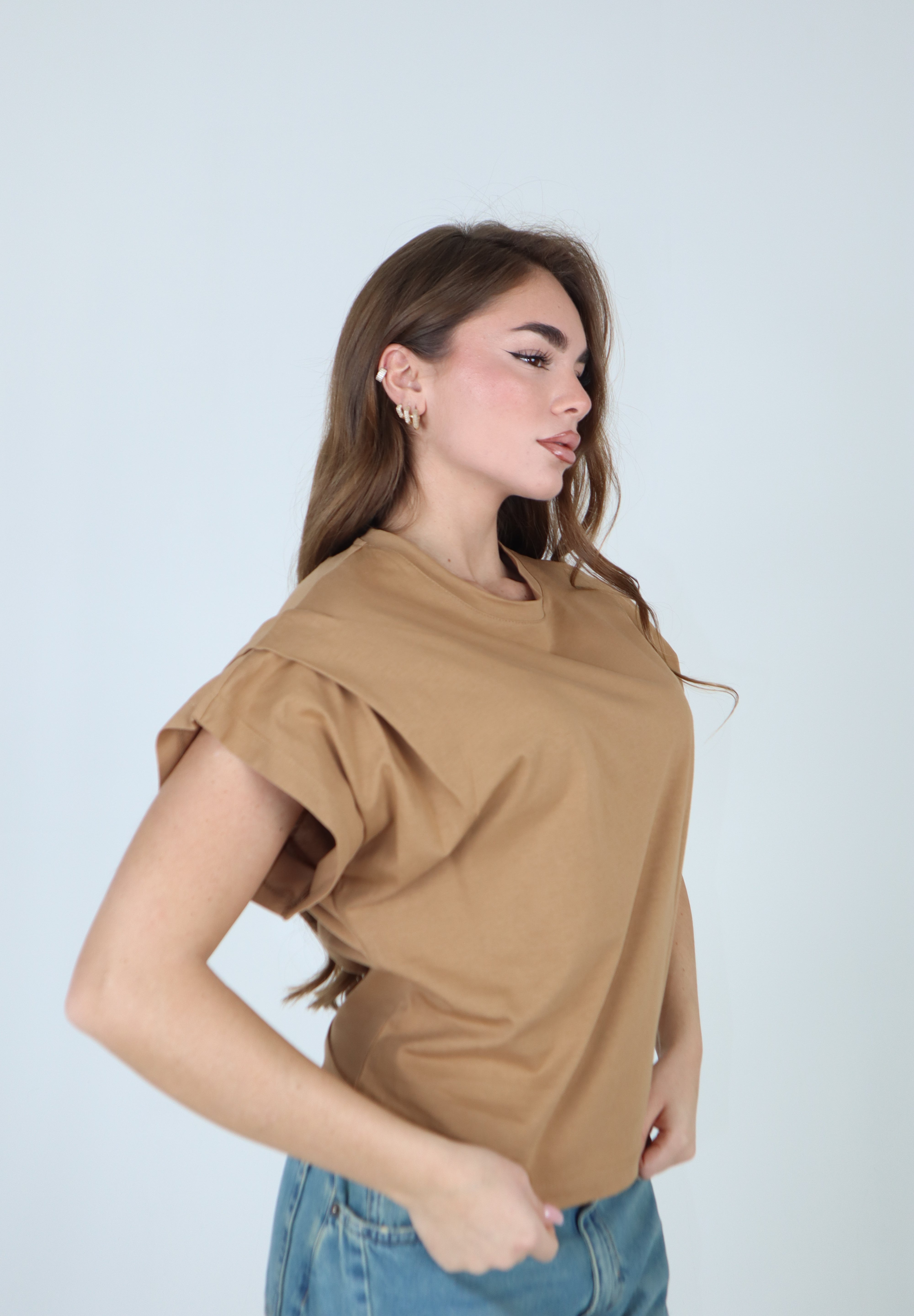 T-SHIRT CARLY CAMMELLO