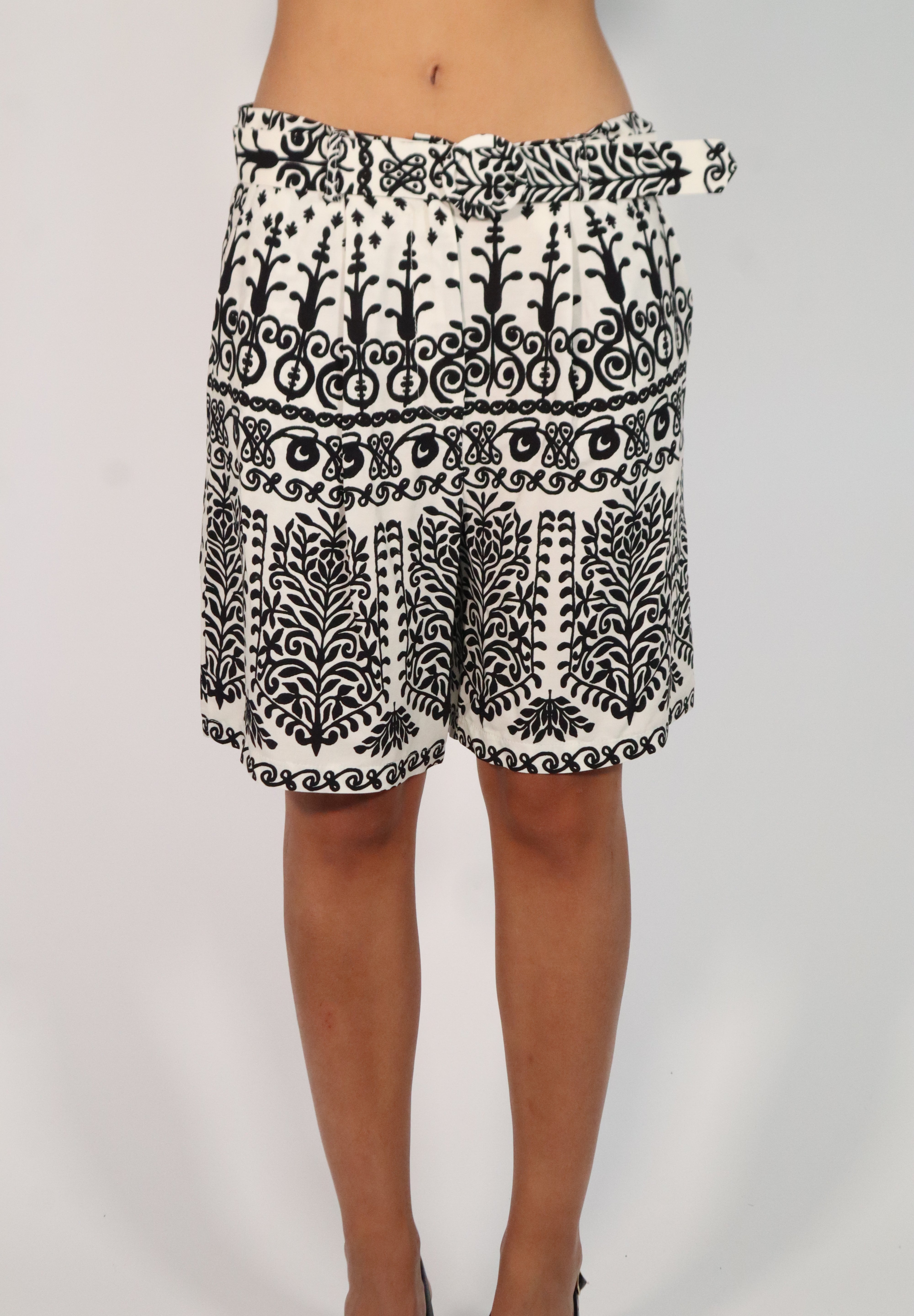 SHORT ORIENTE