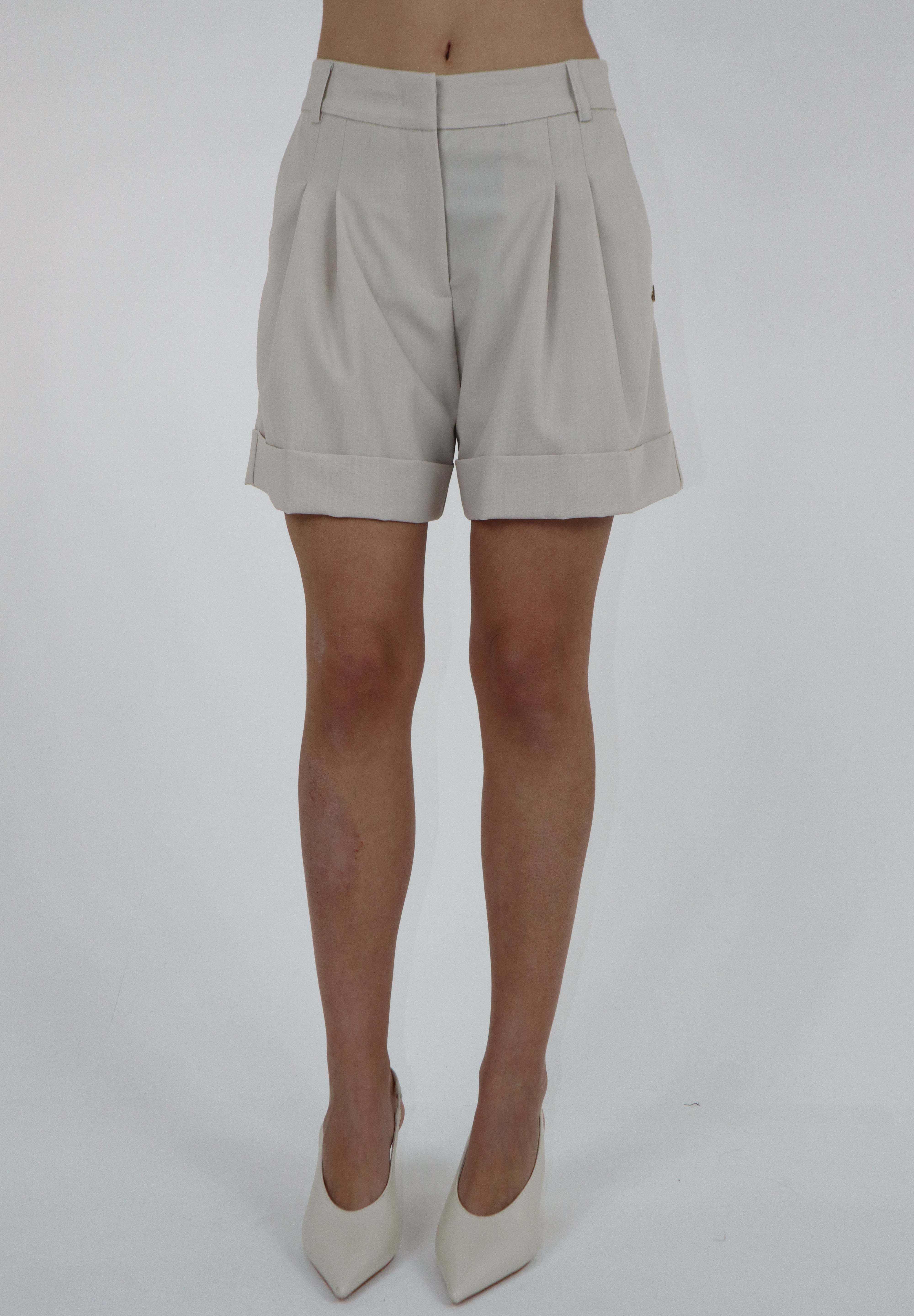 SHORT BEIGE