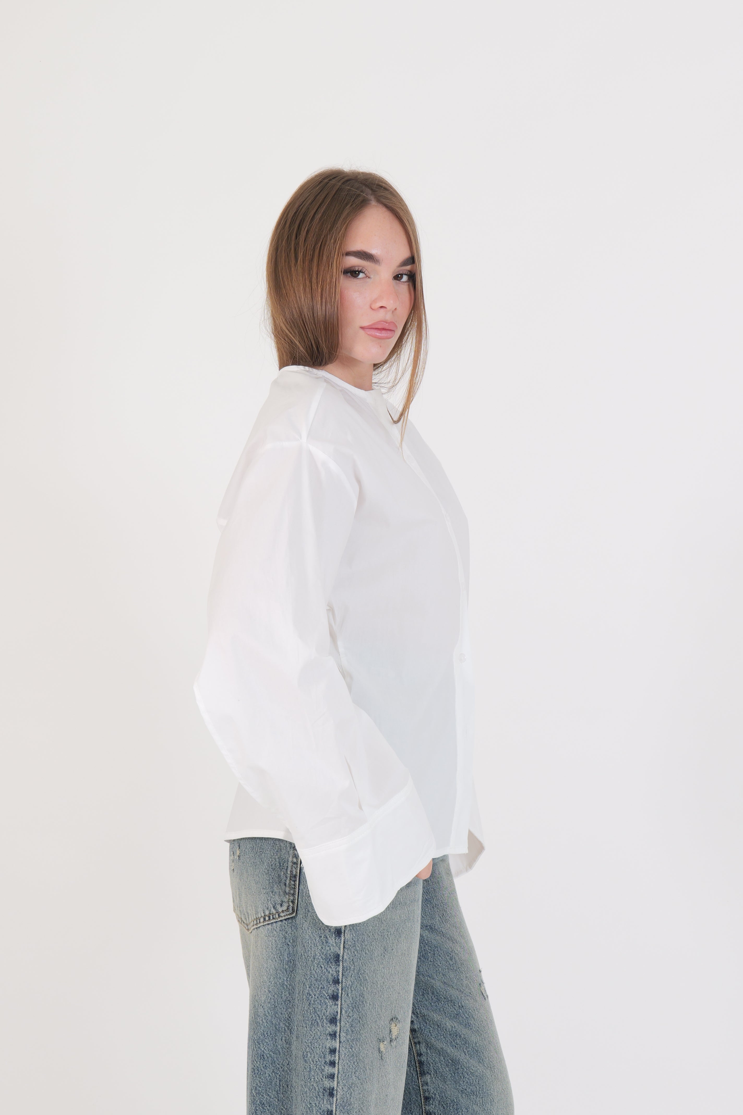 CAMICIA BIANCA TENSIONE