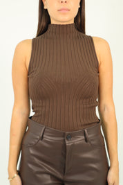 RIBBED TOP WITH SLEEVES