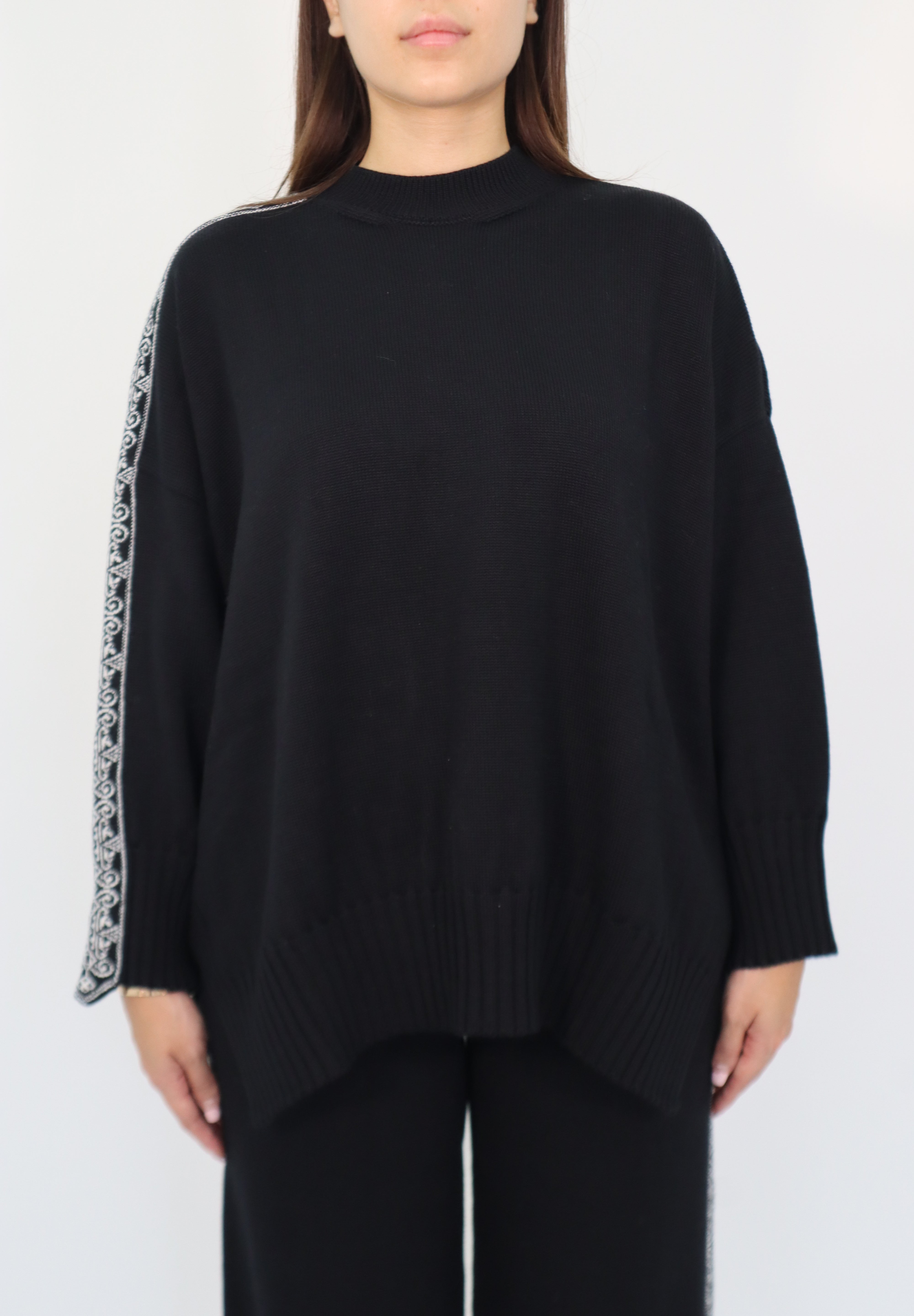 BLACK CREW NECK SWEATER WITH BAND