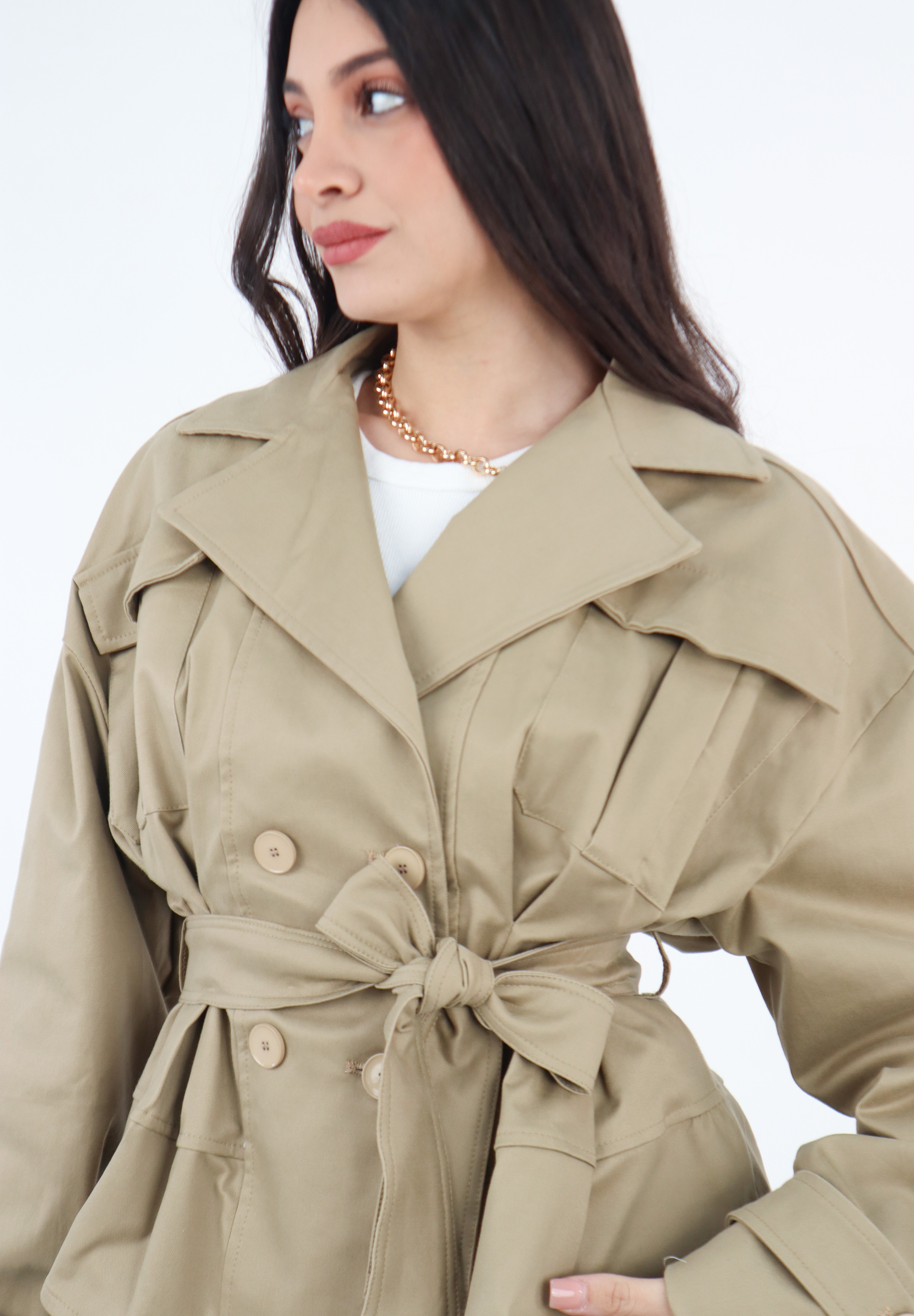 TRENCH CORTO