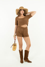 SHORT BROWN